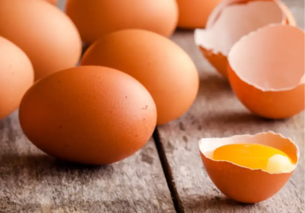 Czy jajka odchudzają? Odkryj ich wpływ na twoją dietę i wagę