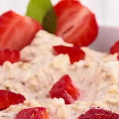 Prosty przepis na owsiankę fit – zdrowe śniadanie w 5 minut bez wyrzeczeń