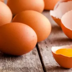Czy jajka odchudzają? Odkryj ich wpływ na twoją dietę i wagę