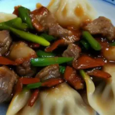 Ile kalorii mają pierogi z mięsem? Sprawdź, czy są zdrowe i dietetyczne