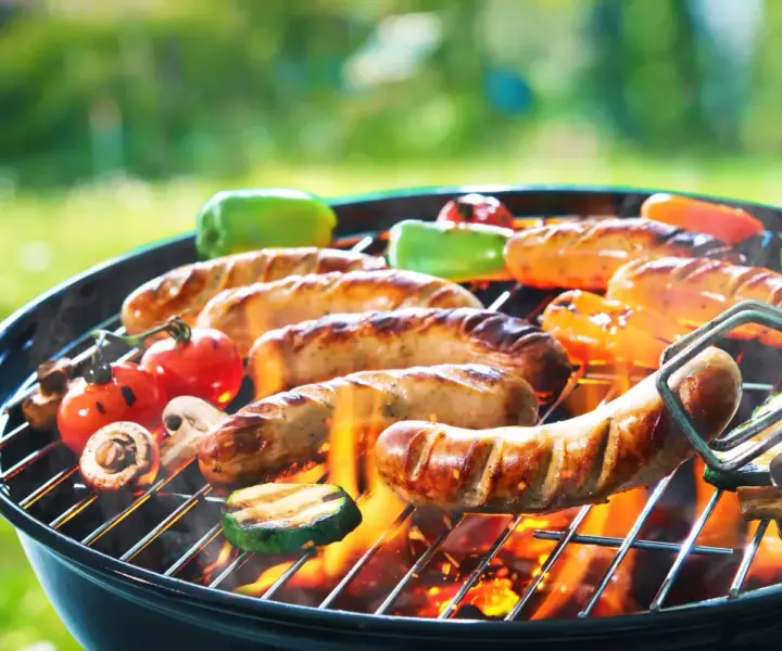 Ile kcal ma kiełbasa z grilla? Sprawdź kaloryczność różnych rodzajów