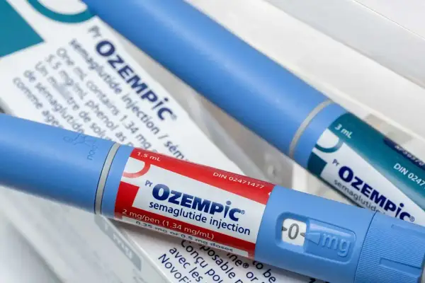 Ozempic na odchudzanie: jak stosować, dawkowanie, skutki uboczne i efekty